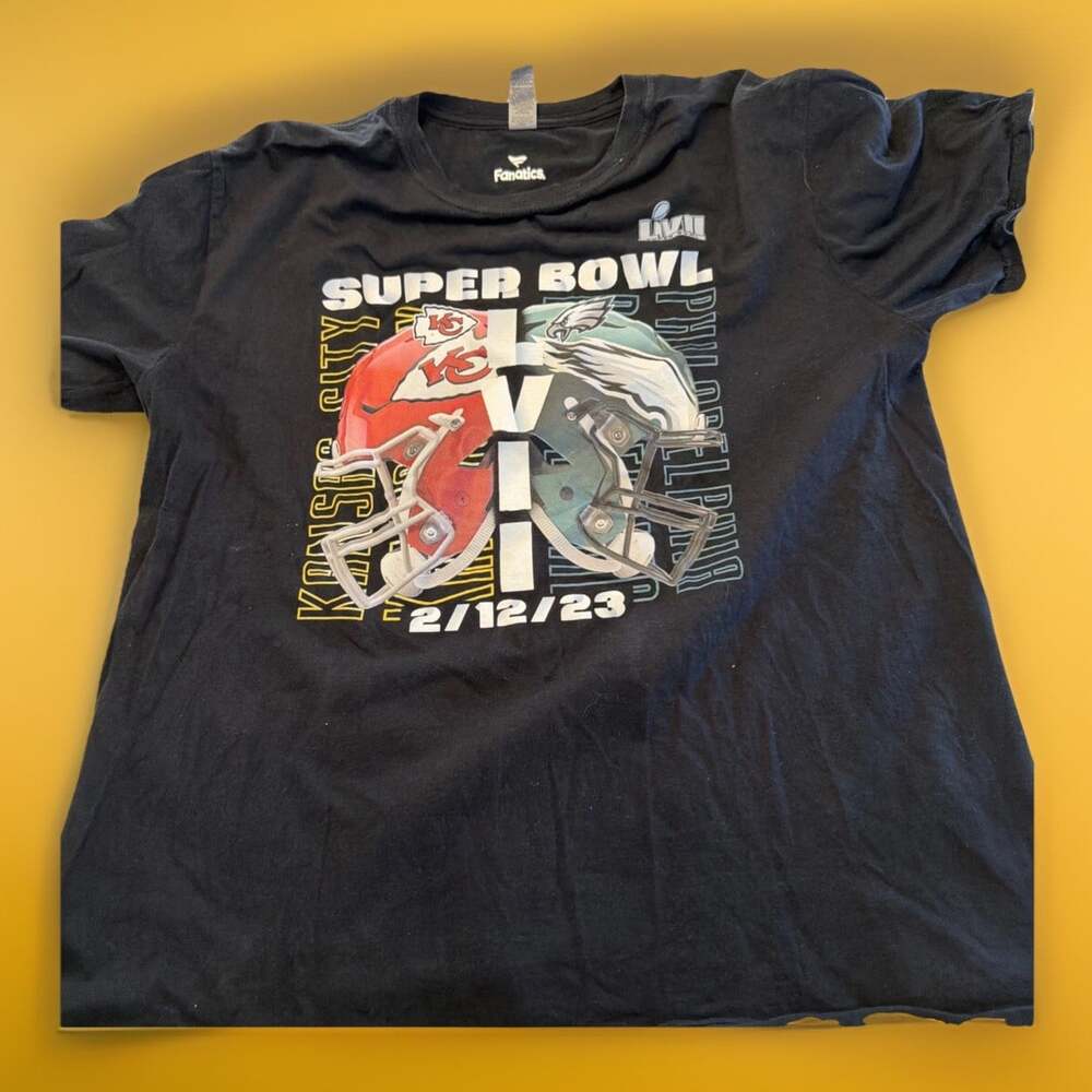 NFL Super Bowl 57  T-Shirt XL Sports Fans Kansas City Chiefs Philadelphia Eagles